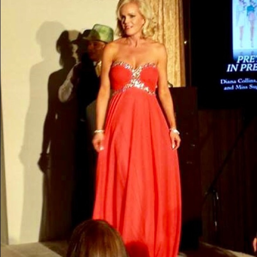 Xscape Evening Gown